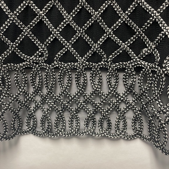 Embroidered Elegance - Picture 2 of 8